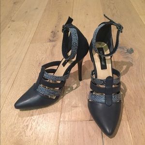 Sophia & Lee Navy Blue and Snake Skin Pumps sz 6.5